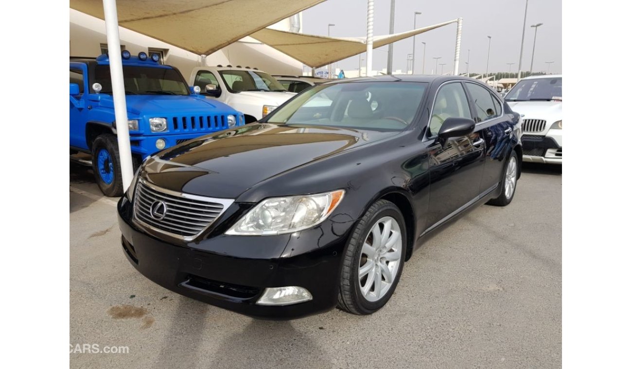 لكزس LS 460 2007 full options dvd camera sunroof American specs car very good condition