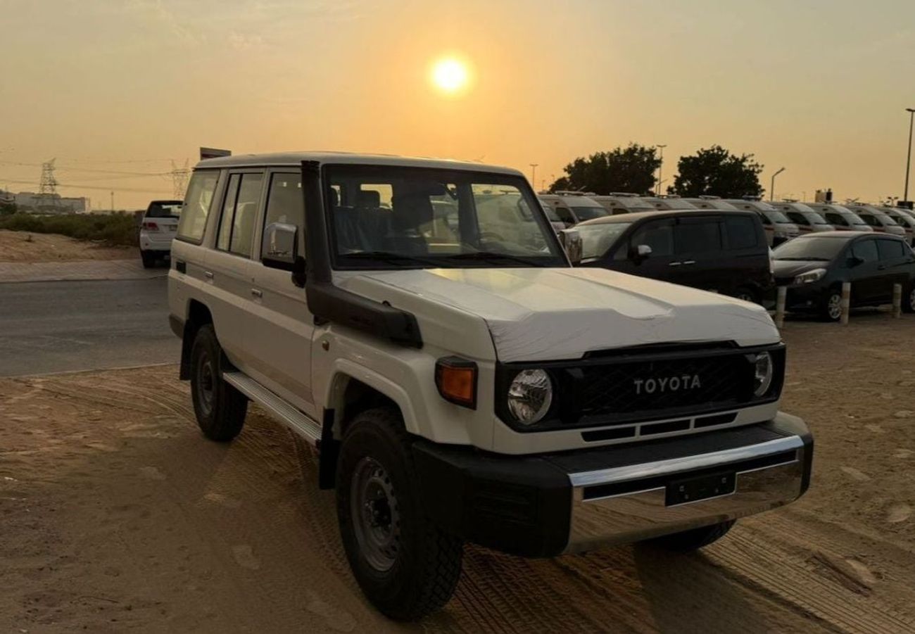 تويوتا لاند كروزر 70 LC76 2.8 MT basic Oman specs basic options