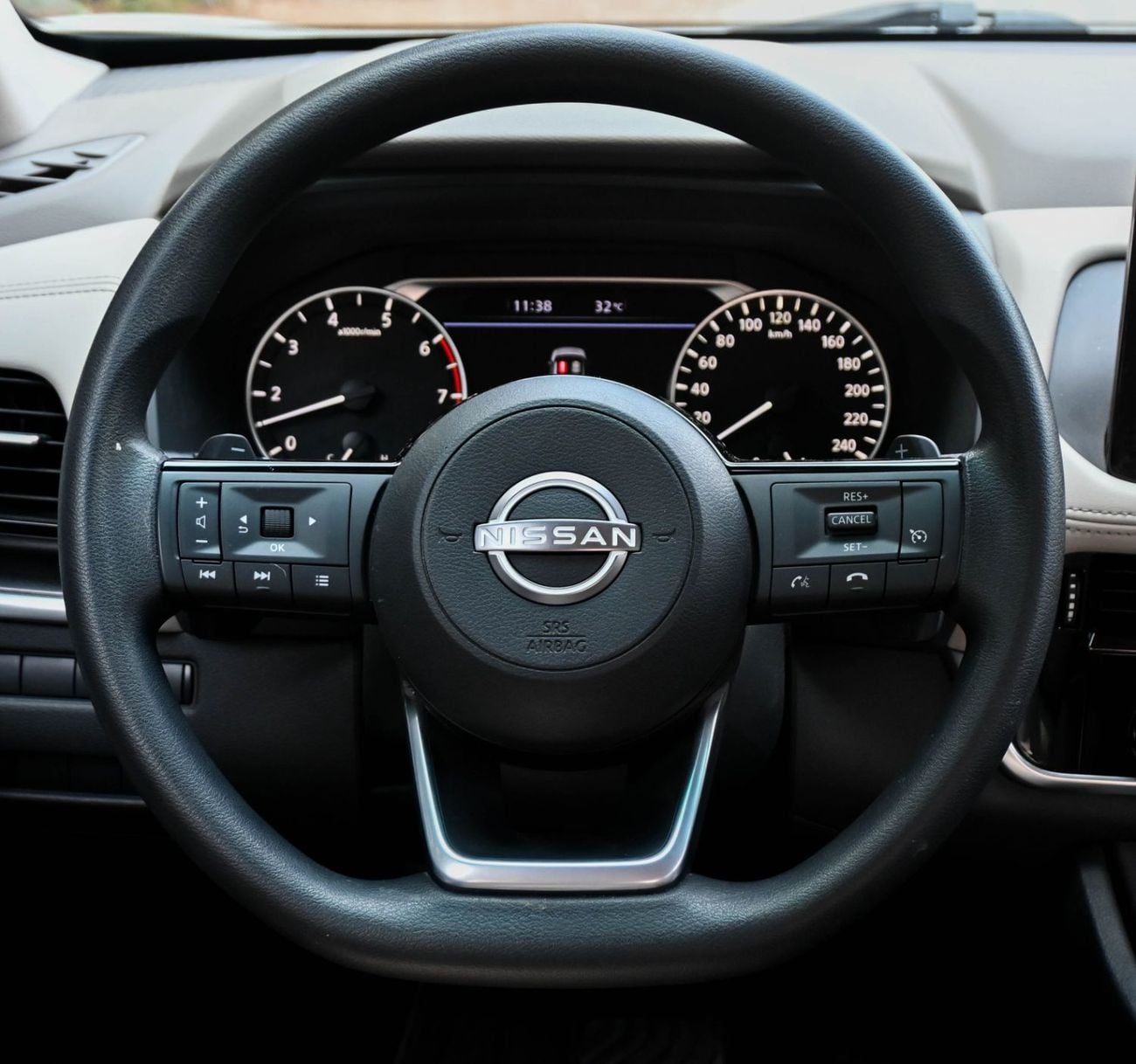 نيسان إكس تريل S 2.5L (169 HP) FWD (5 Seater)