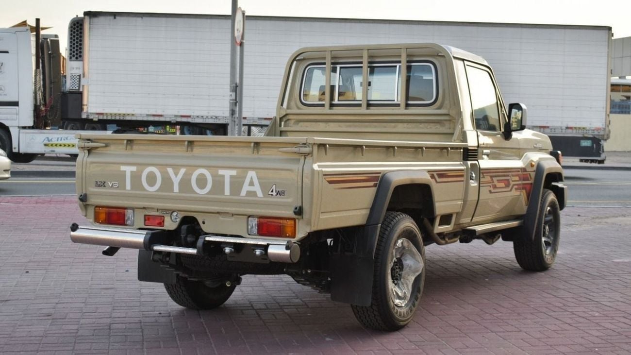 تويوتا لاند كروزر بيك آب LC79 Pickup 4.0L Full Option Automatic
