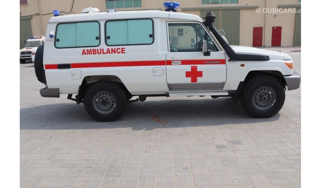 تويوتا لاند كروزر هارد توب Toyota Land Cruiser Hard Top Ambulance