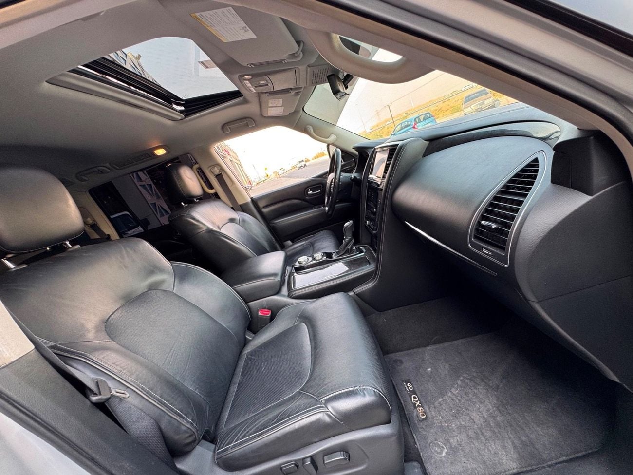 Infiniti QX80 LUXE PROACTIVE