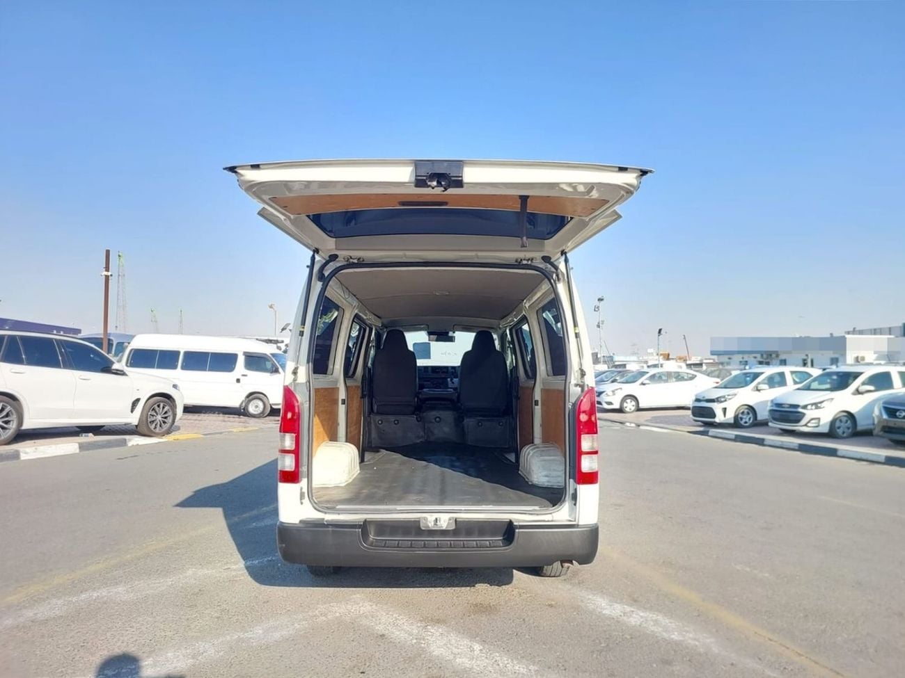 تويوتا هاياس TOYOTA HIACE VAN RHD 2019 MODEL 2.8 L DIESEL AUTOMATIC(PM05162)
