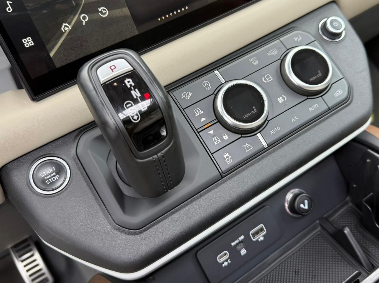 Land Rover Defender P400 110 HSE 3.0L (5 Seater) 2022 Land Rover Defender 110 HSE P400, 2026 LR Warranty, Full LR Servic