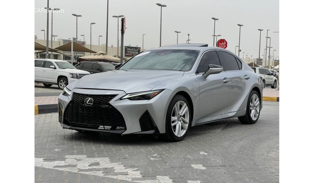 Lexus IS300 Premier 2021 American model, 4 cylinders, running 21000 km