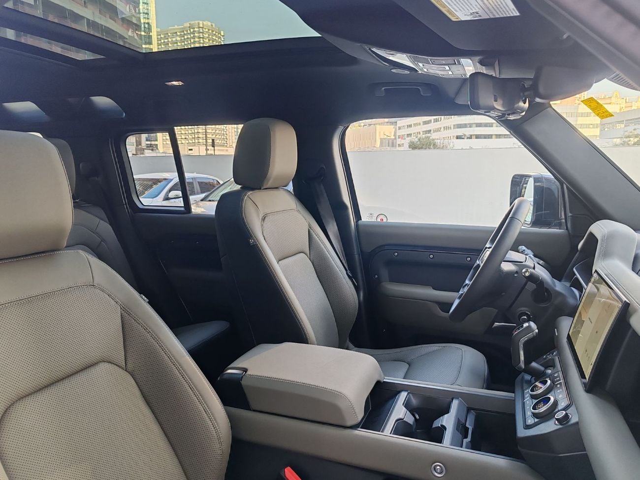 لاند روفر ديفندر P400 110 SE 3.0L (5 Seater)