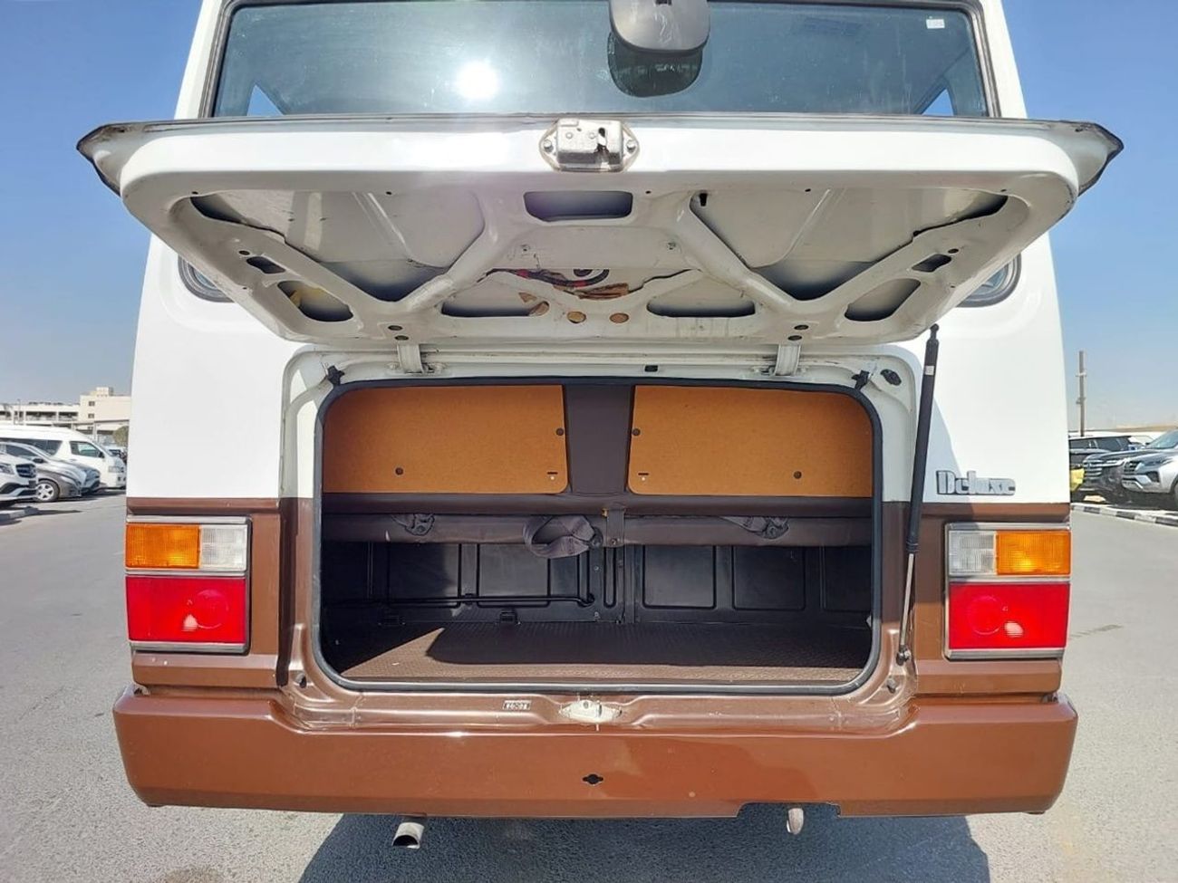 Toyota Coaster TOYOTA COASTER BUS RHD 1988 MODEL 3.4L DIESEL MANUAL(PM10133)