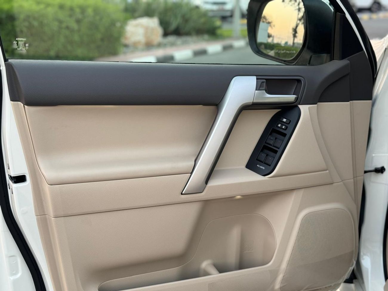 Toyota Prado 4.0 VX V6  Full Option (Ready Stock) GCC