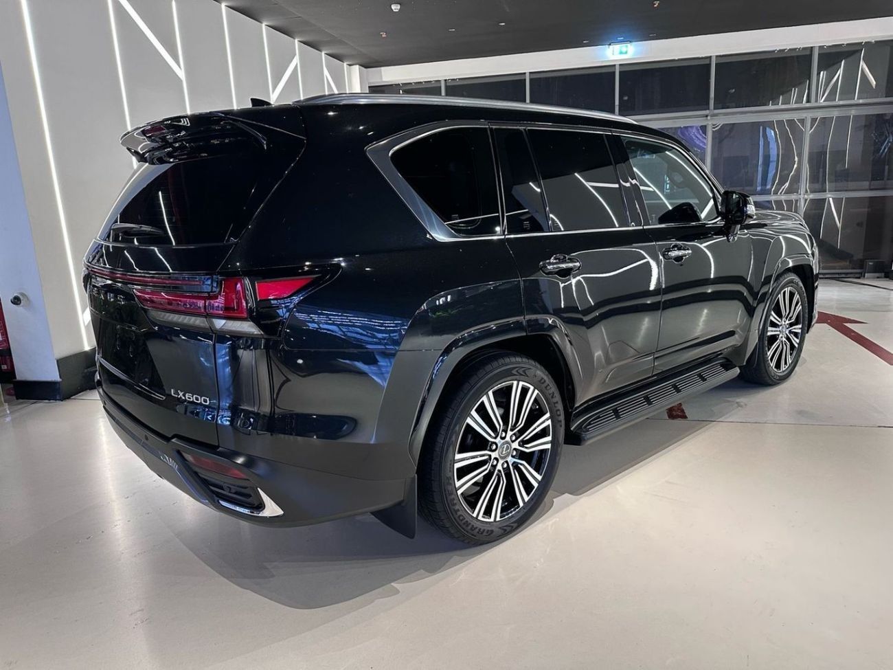لكزس LX 600 Signature 3.5L ( CYL) 2022 LEXUS LX600 SIGNATURE / GCC / AL FUTTAIM WARRANTY AND SERVICE