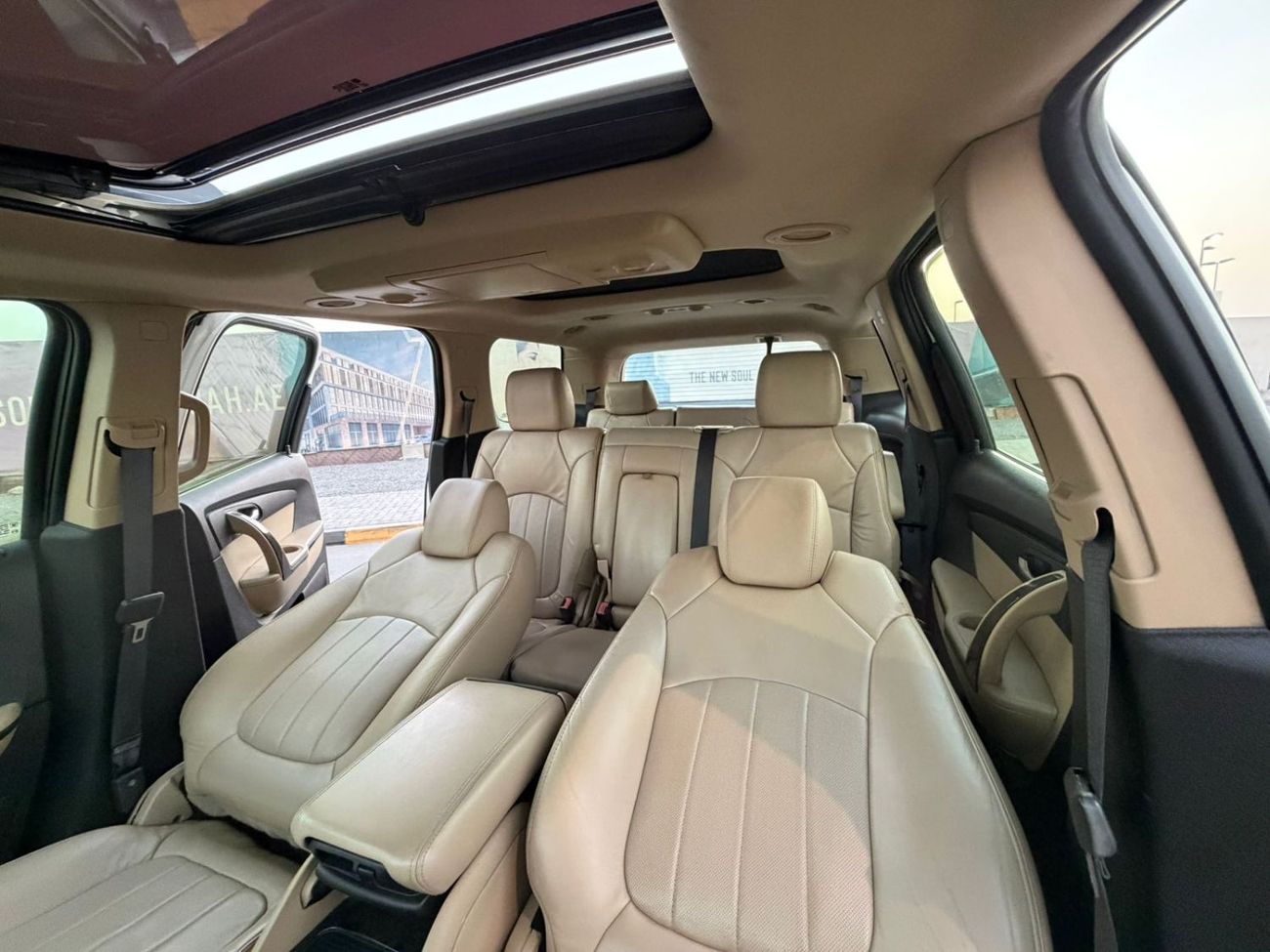 GMC Acadia Excellent condition & luxury feel