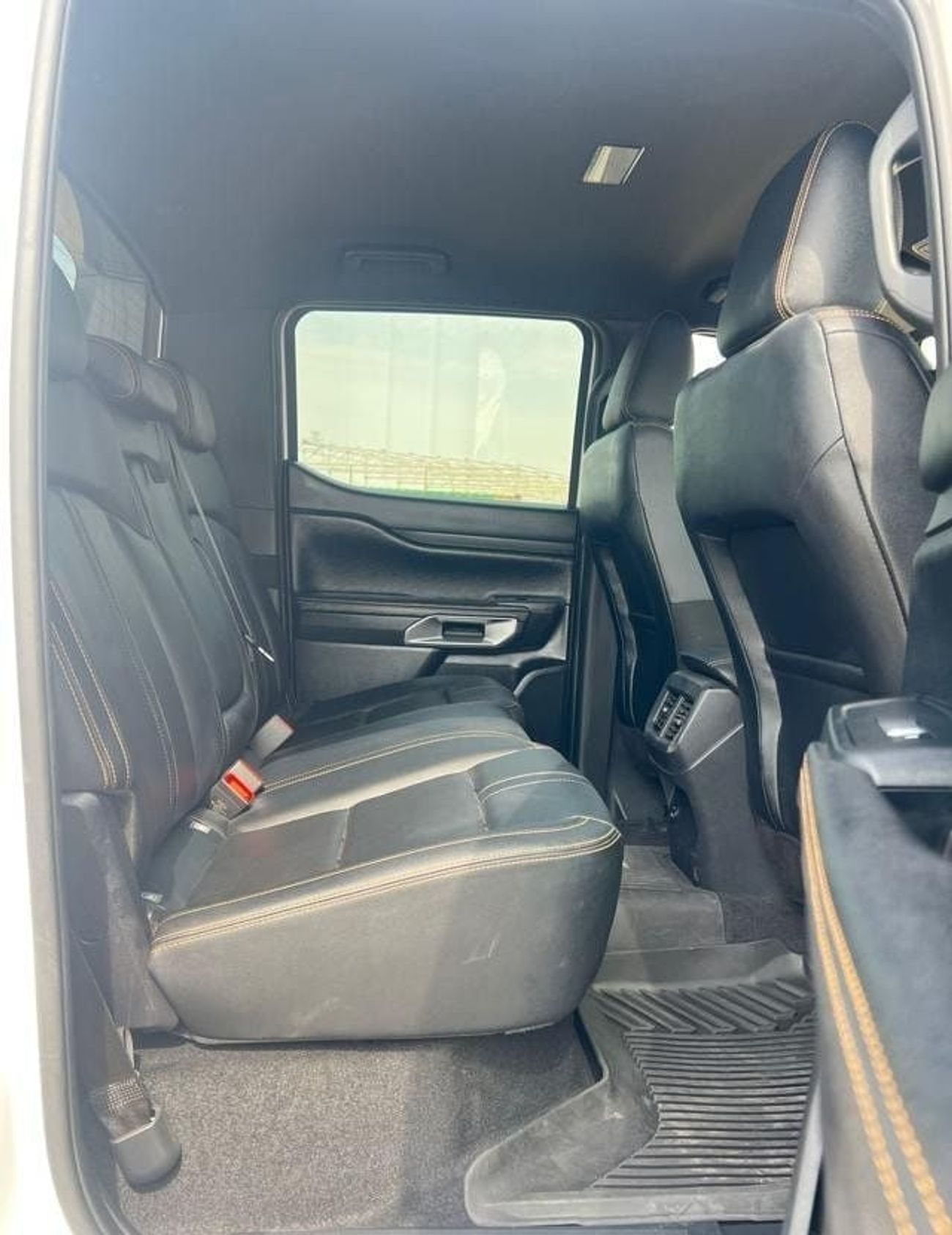 فورد رانجر diesel 3.2 liter right hand drive back camera leather power seats