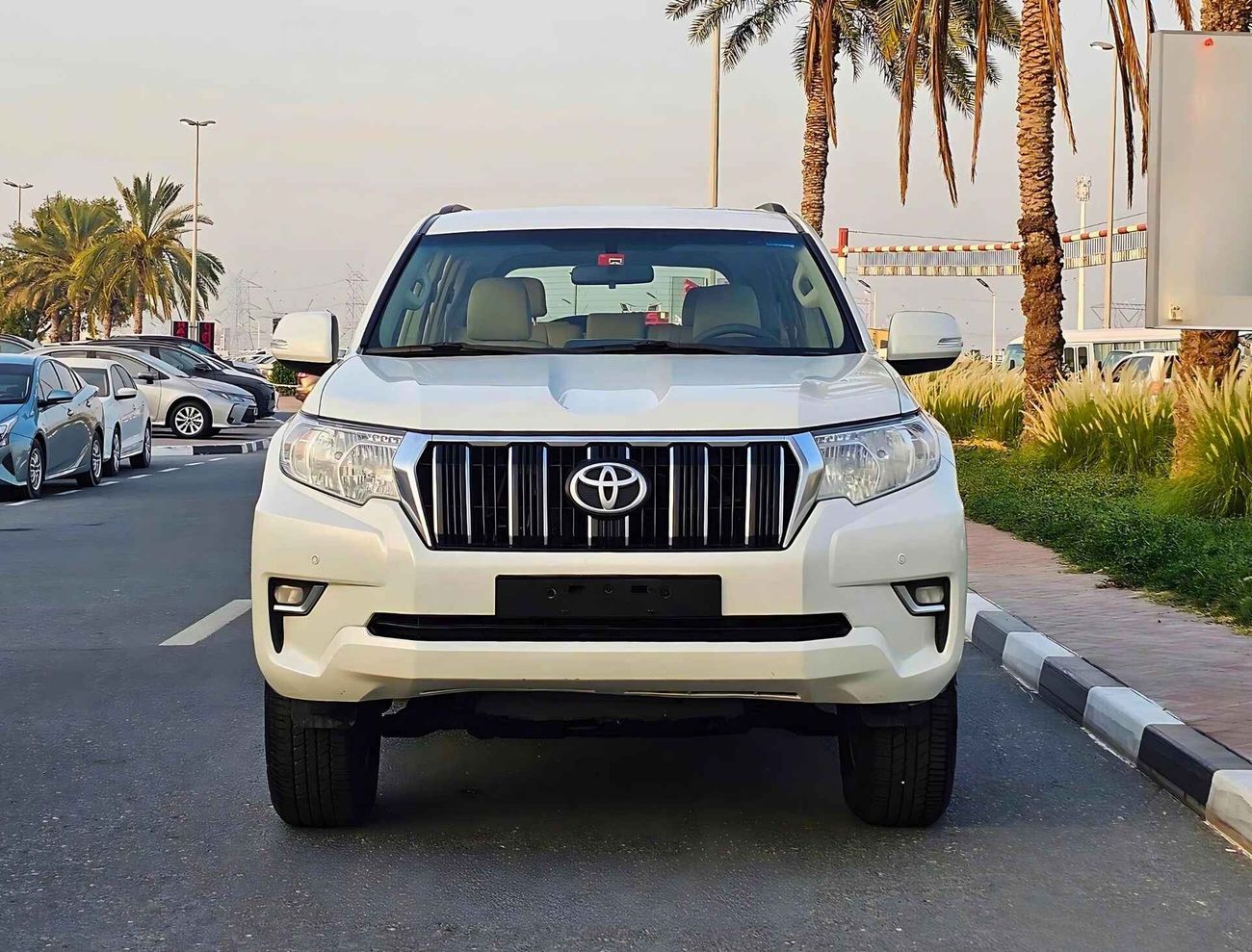 تويوتا برادو GXR V6 / LOW MILEAGE / LEATHER / DVD CAMERA / SPARE UP/ ONLY FOR EXPORT / LOT# 90465