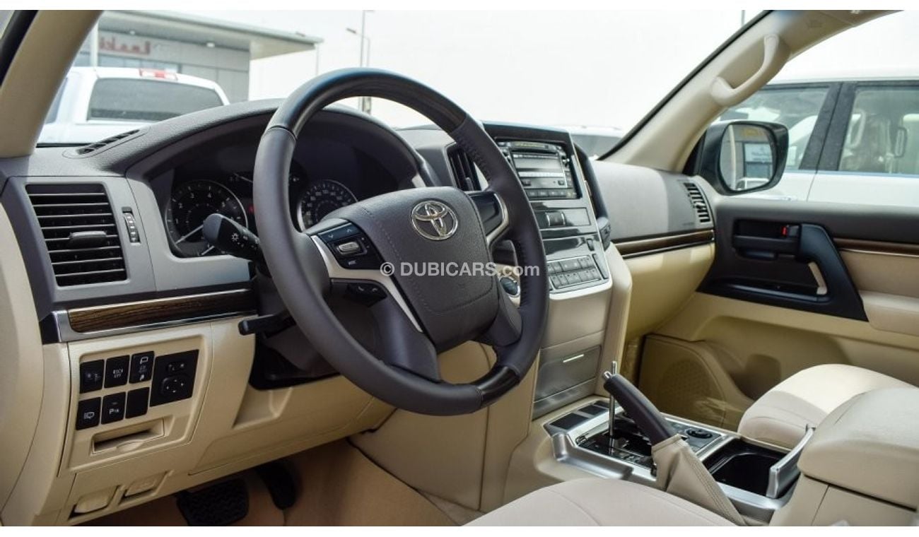 Toyota Land Cruiser GXR V8