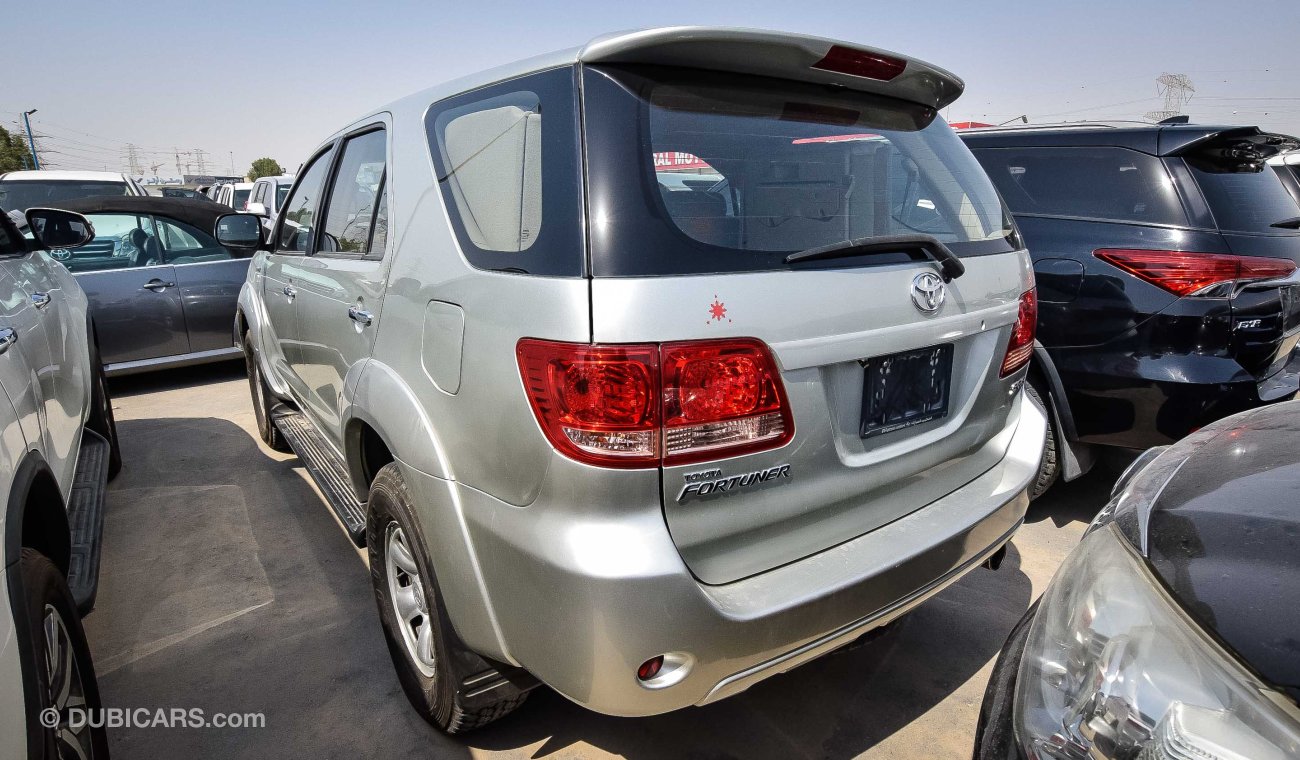 Toyota Fortuner SR5 2.7 4 cylinder Auto left hand drive EXPORT ONLY