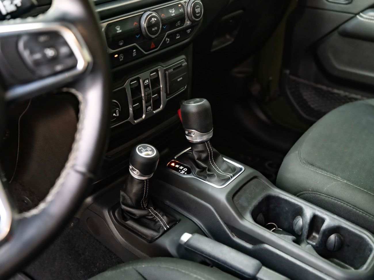 Jeep Wrangler Sahara 3.6L A/T (5 Seater)