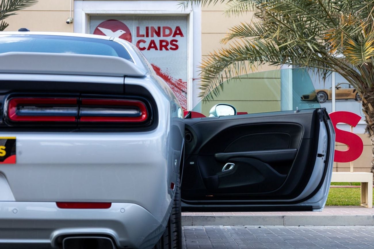 Dodge Challenger R/T 5.7L (370 HP) Dodge Challenger R/T 2021 GCC | Warranty