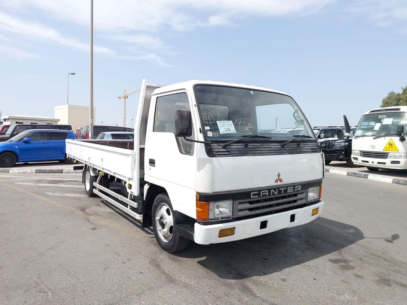 Mitsubishi Fuso Canter (RAMADAN OFFER) MITSUBISHI CANTER TRUCK RHD 1990 MODEL 3.9 L DIESEL MANUAL(PM40199)