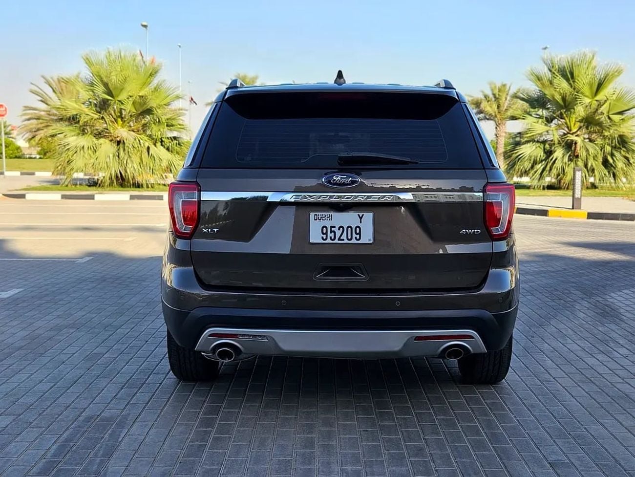 فورد إكسبلورر XLT Limited GCC Premium Condition Single Hand Driven Full Option TOP