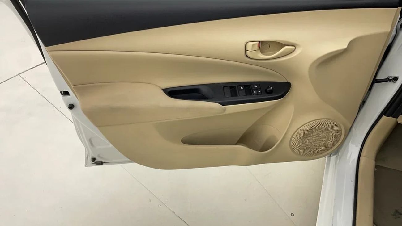 تويوتا يارس SE 1.5 | بدون دفعة مقدمة | اختبار القيادة في المنزل