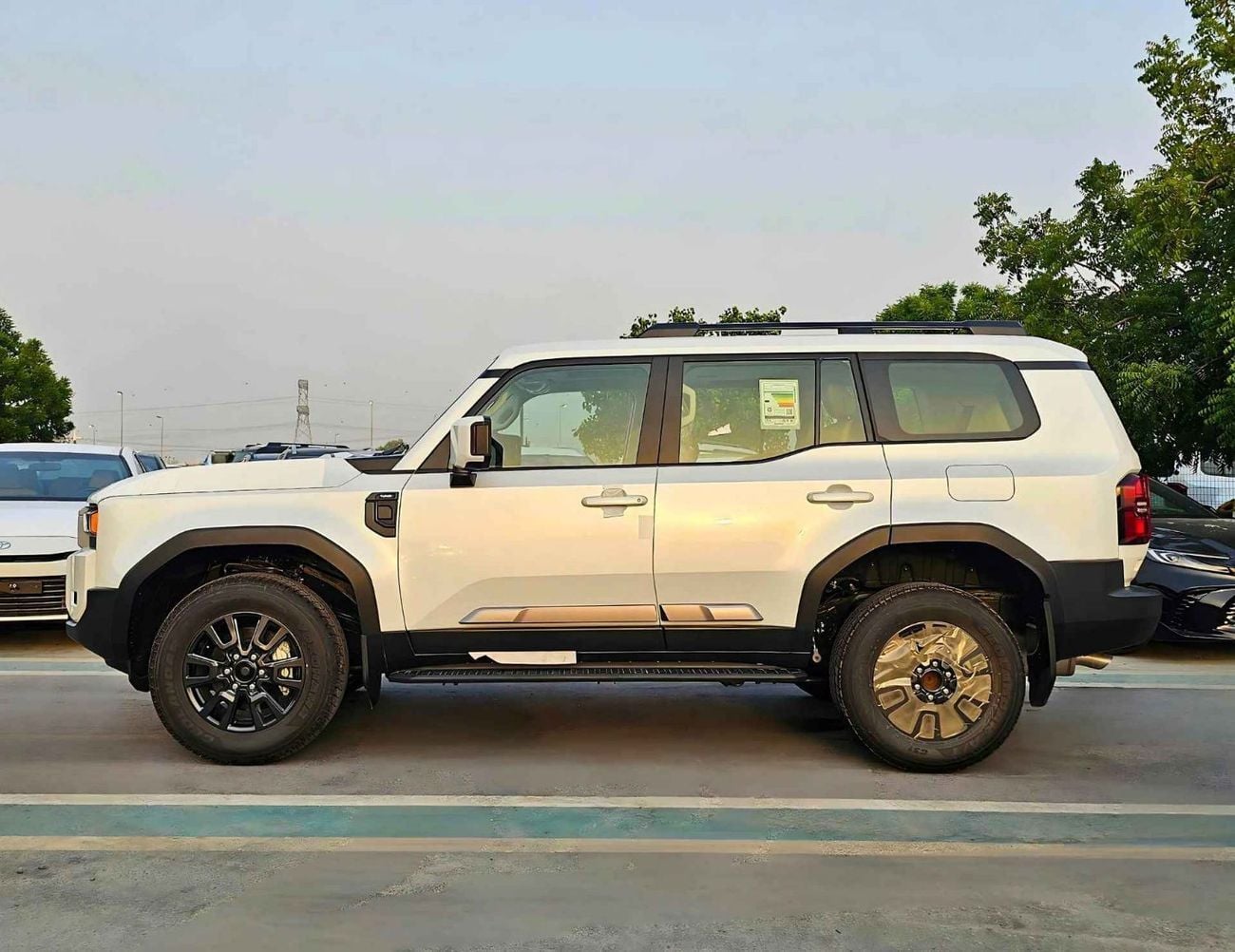 Toyota Prado LC250 / ALL ROUNDER / 2.4T V4 PETROL / SUNROOF / LEATHER SEATS (CODE # P24AR)