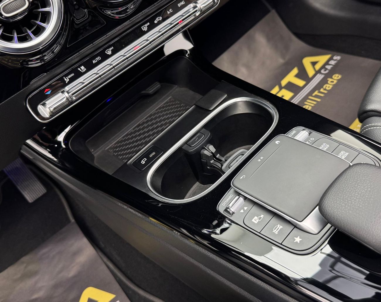 مرسيدس بنز A 200 Premium 2.0L 2021 Mercedes-Benz A200 Premium, 1 Year  Warranty, Mercedes Service History, GCC