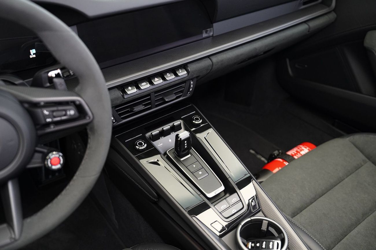 بورش 911 CARRERA GTS CABRIOLET