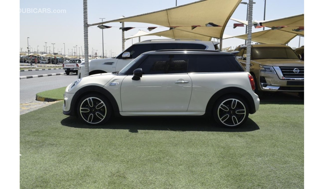 ميني جون كوبر خليجي مالك واحد توب اوبشن  John cooper works ضمان مع عقد صيانة لغاية 2024