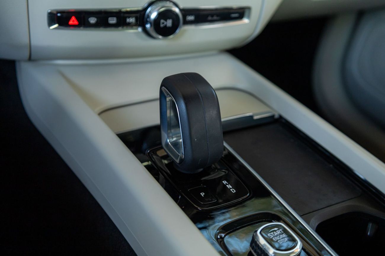 Volvo XC60 Momentum 2.0L AWD