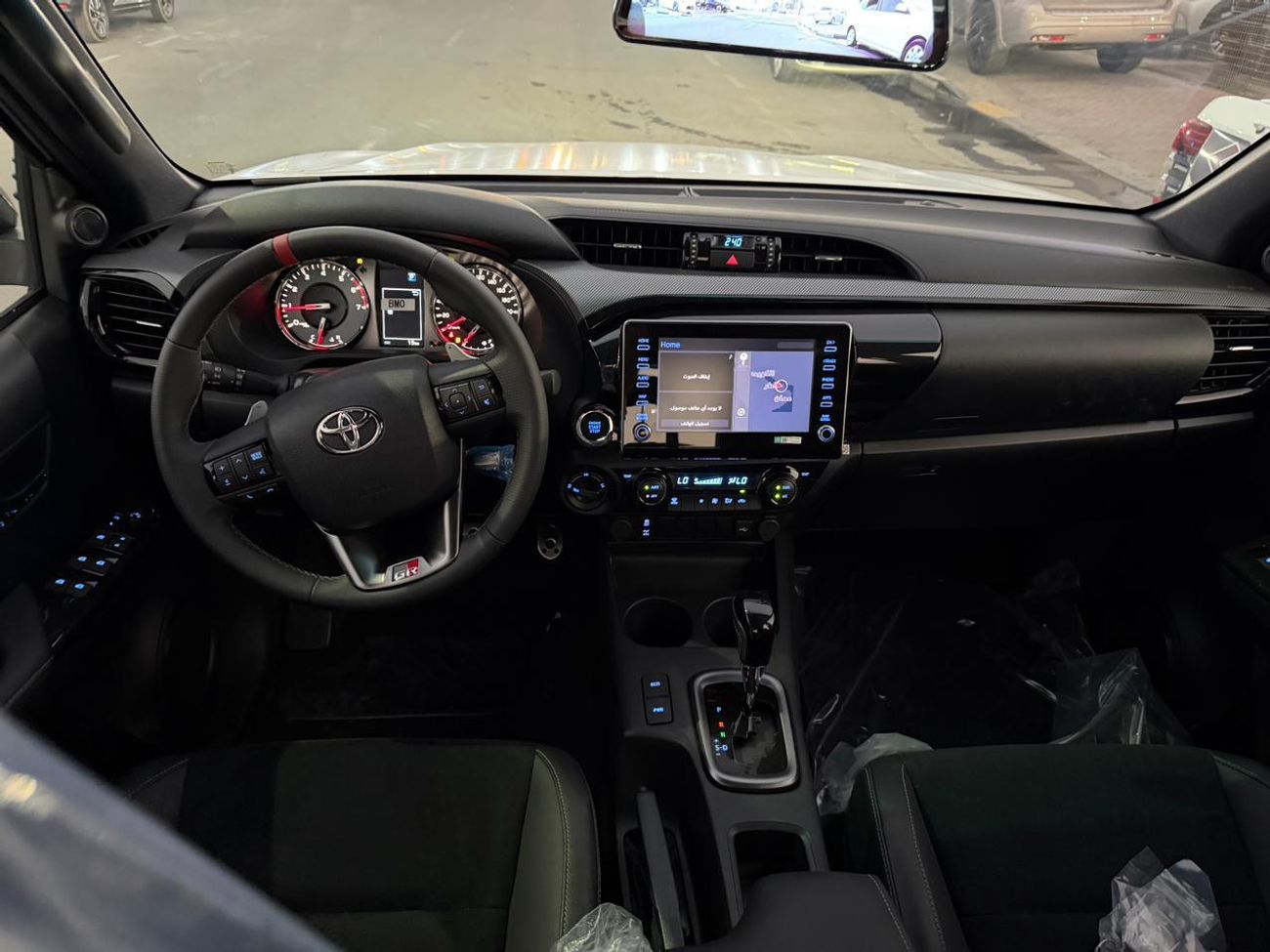 تويوتا هيلوكس DC 4.0L PETROL V6 GR AUTOMATIC TRANSMISSION ( FOR RE- EXPORT ONLY )