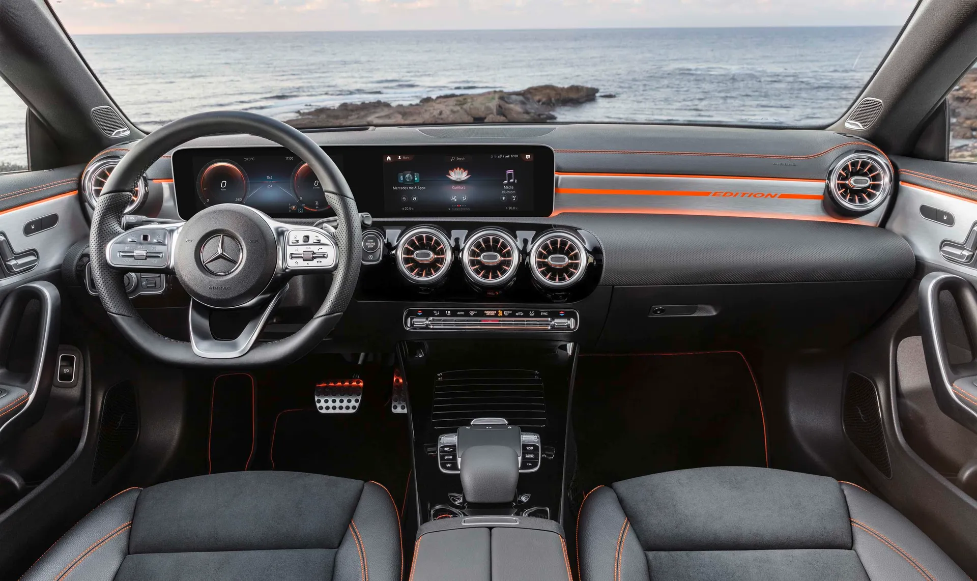 Mercedes-Benz CLA 200 interior - Cockpit
