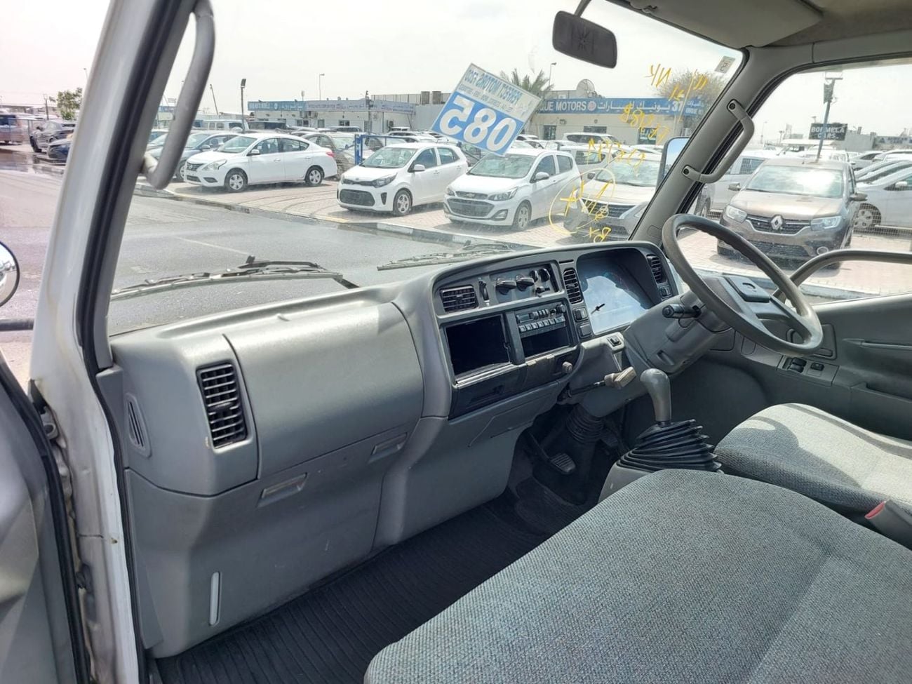 ميتسوبيشي فوسو كانتير (RAMADAN OFFER) MITSUBISHI CANTER TRUCK RHD 1997 MODEL 4.5 L DIESEL MANUAL(PM20794)