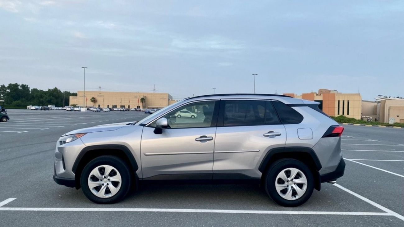 Toyota RAV4 LE 4x4, 2.5L, V4