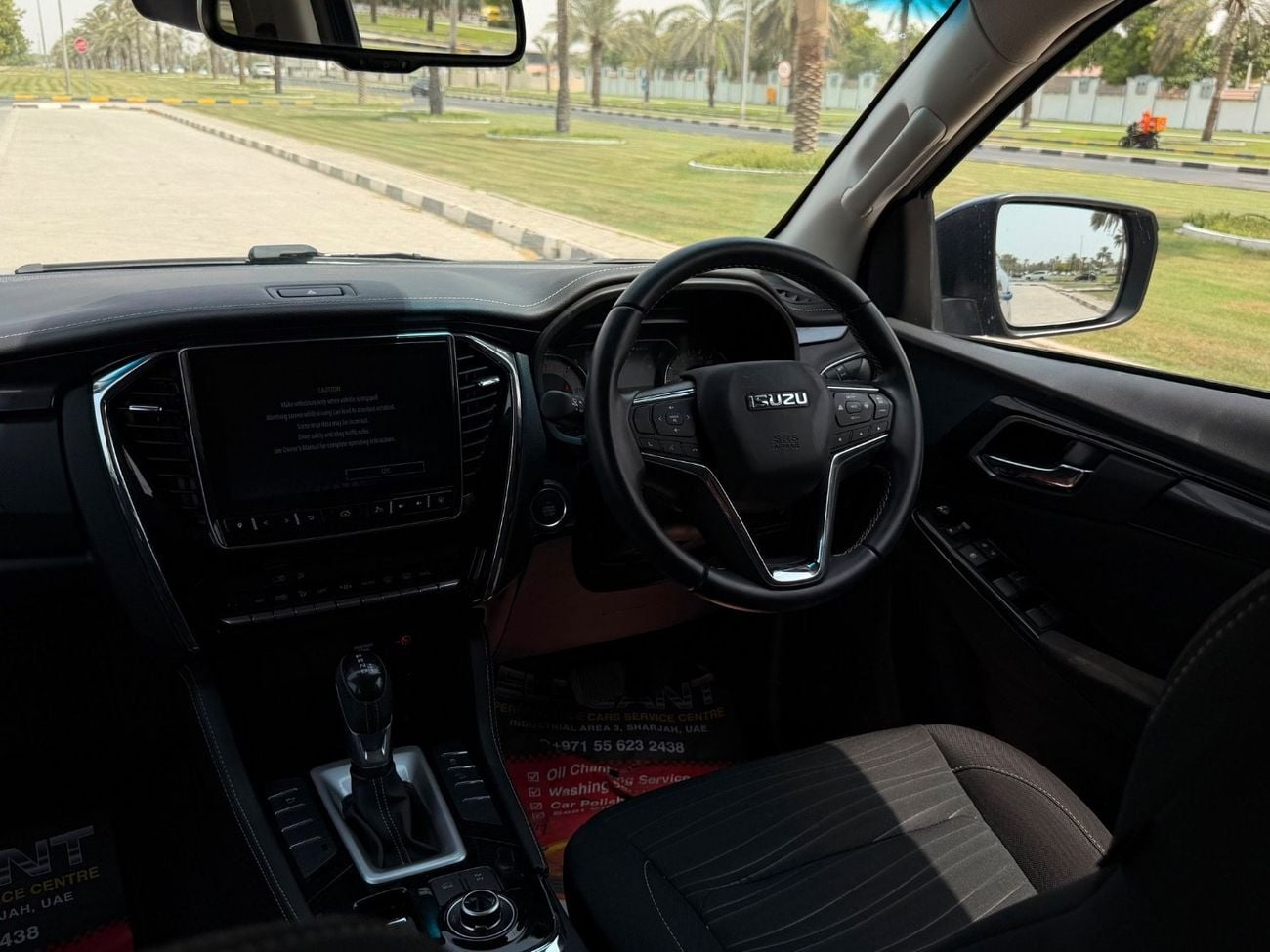 Isuzu MU-X HALF OPTION