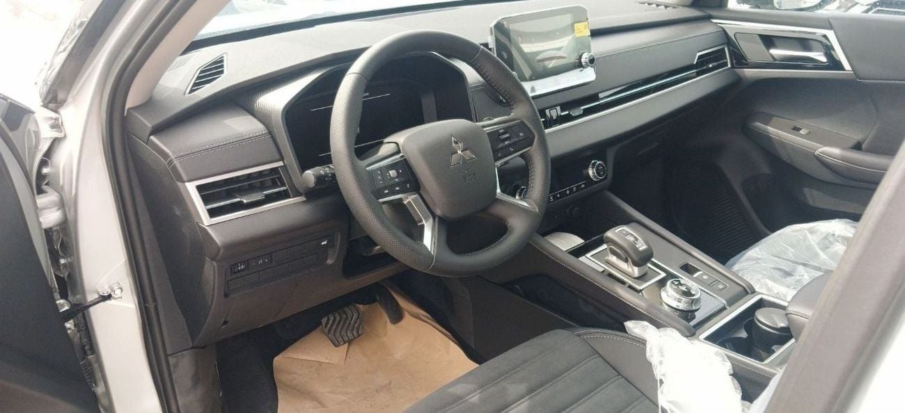 ميتسوبيشي آوتلاندر Mitsubishi Outlander H_Line 2.5L Petrol 2025YM