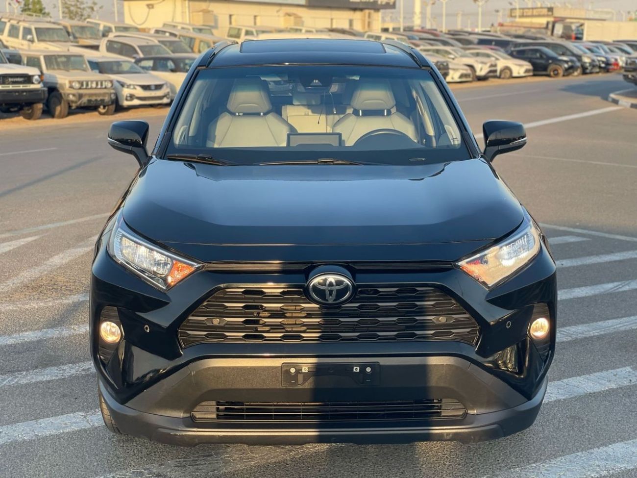 Toyota RAV4 2020 Toyota Rav4 Limited Edition XLE Premium Full Option - Full Sensors & Radar - Trunk Auto - Rear 