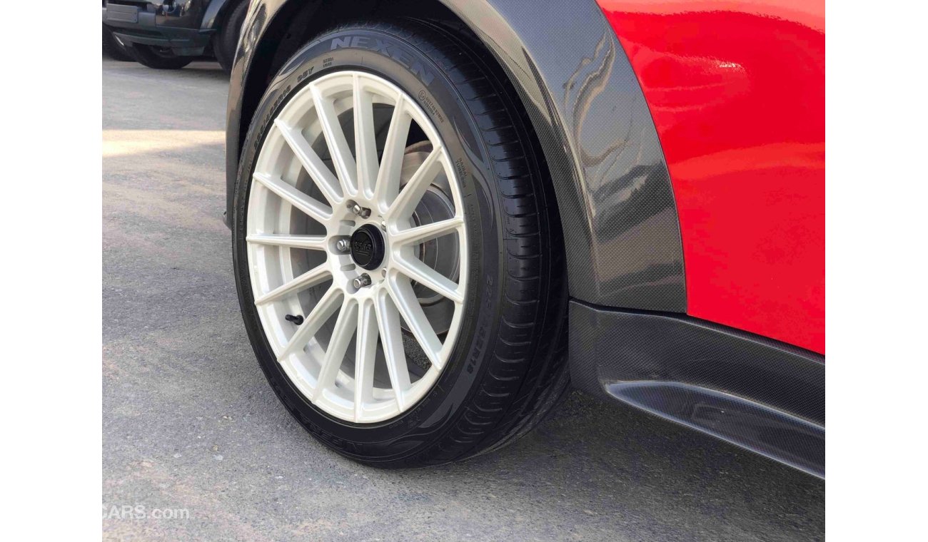 Mini Cooper S Countryman SUPER CLEAN CAR ORIGINAL PAINT WITH SPECIAL CARBON FIBER KIT AND LOW MILEAGE