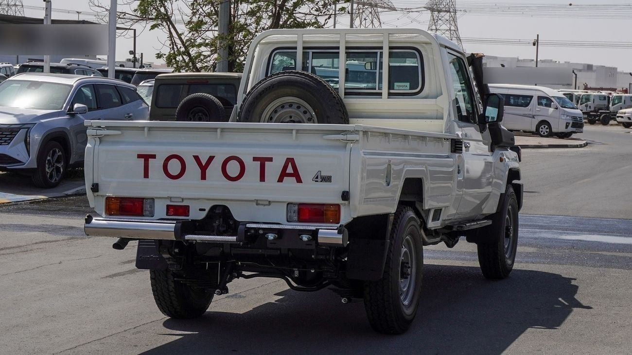 Toyota Land Cruiser Pick Up PICKUP LC79 S/C DIESEL 2.8L M/T Basic Option , 2025 Model