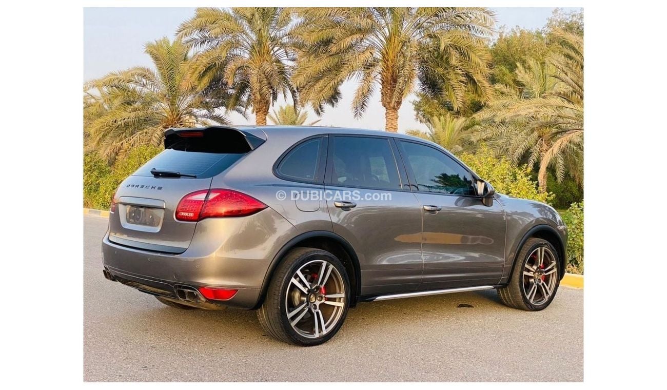 Porsche Cayenne S S Porsche Cayenne S 2012 GCC 8 cylinder perfect condition