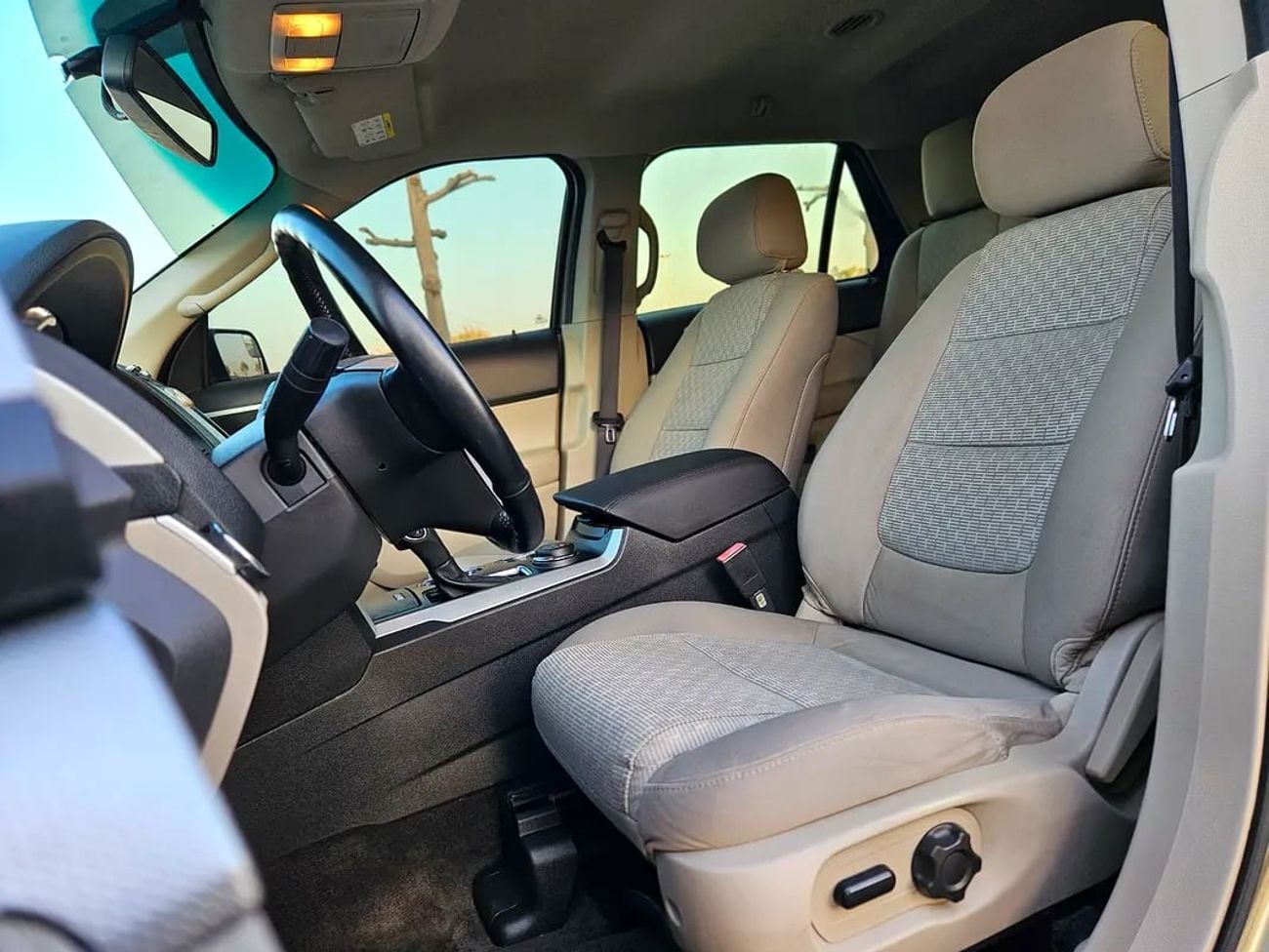 فورد إكسبلورر GCC Premium Condition 7 Seater SUV