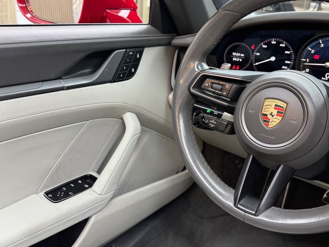 Porsche 911 Carrera 4 3.0L (475 HP) Convertible