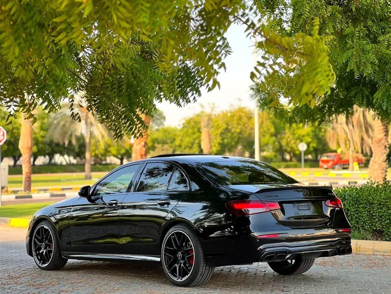 Mercedes Benz E300 E 300 - Luxury Performance