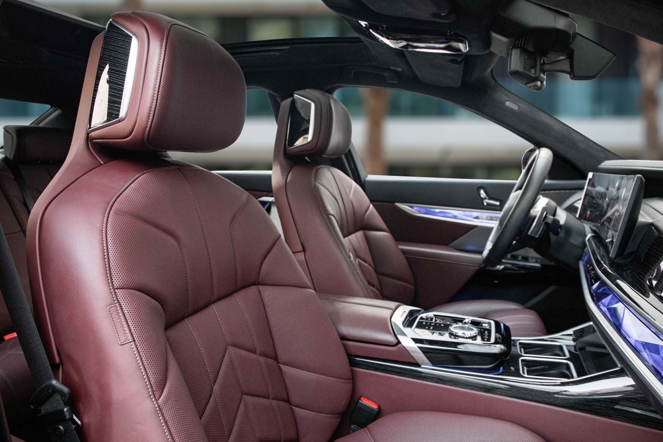 بي أم دبليو 740i 740i M Sport | 6,757 P.M | 0% Downpayment | BMW Warranty & Service!