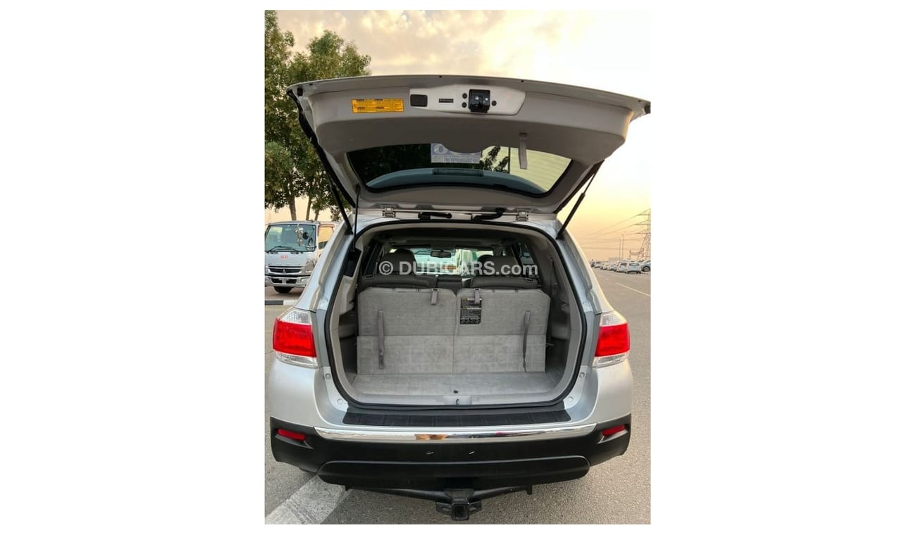 Toyota Highlander 2013 TOYOTA HIGHLANDER / AWD / FULL OPTION