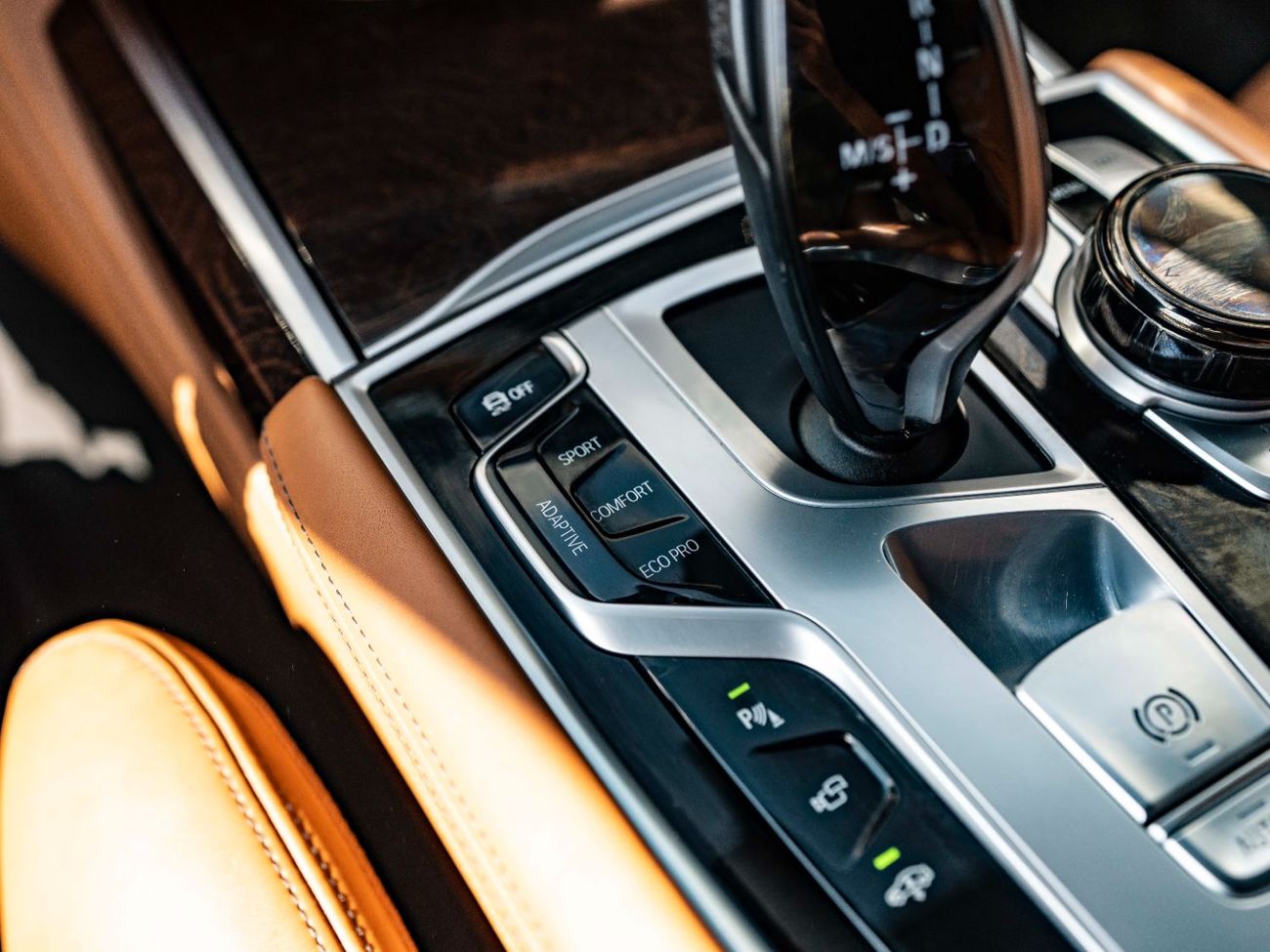 BMW M760Li xDrive 6.6L