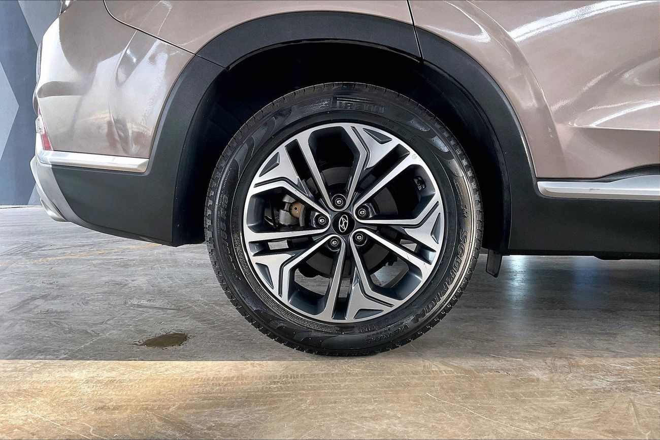 Hyundai Santa Fe Premium + | Carnival Sale • UP TO AED 20,000 OFF | Guaranteed Warranty | 0 Down Payment