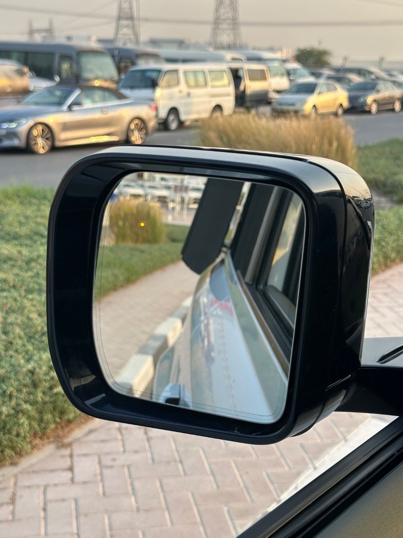 Land Rover Defender P300 90 S 2.0L (5 Seater)