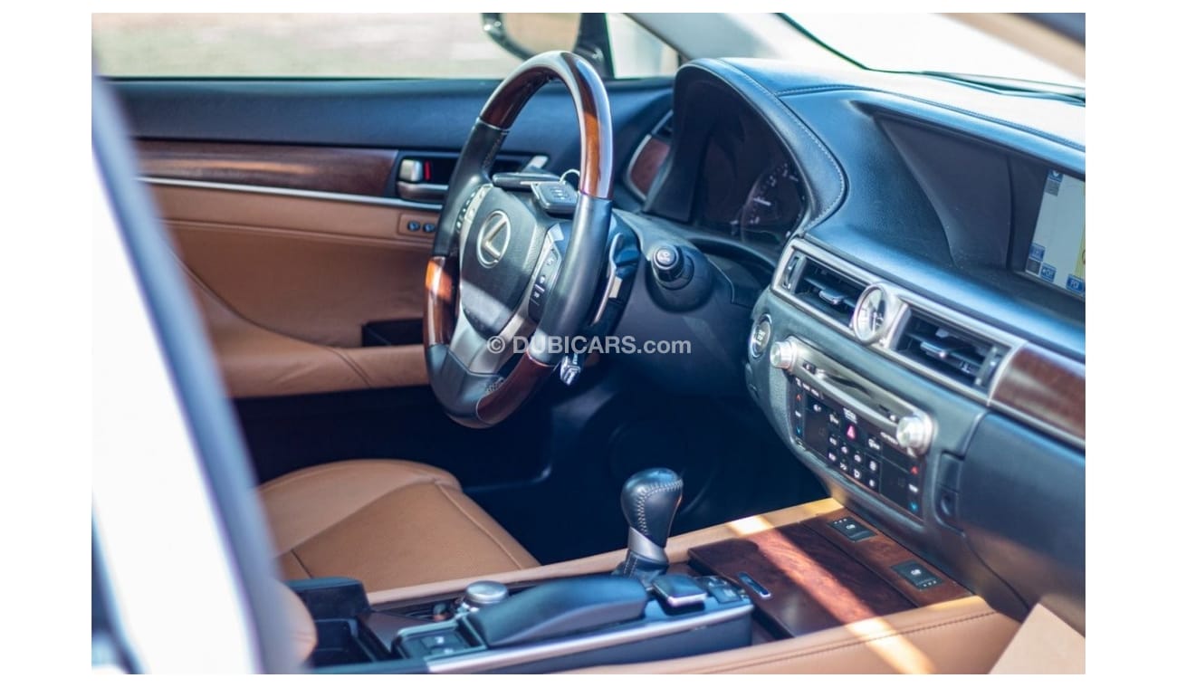 لكزس GS 350 لكزس جي إس 350  موديل : 2014 الممشي : 119,000 كم المطلوب 62000 درهم  مواصفات خليجيه ، فل اوبشن رقم