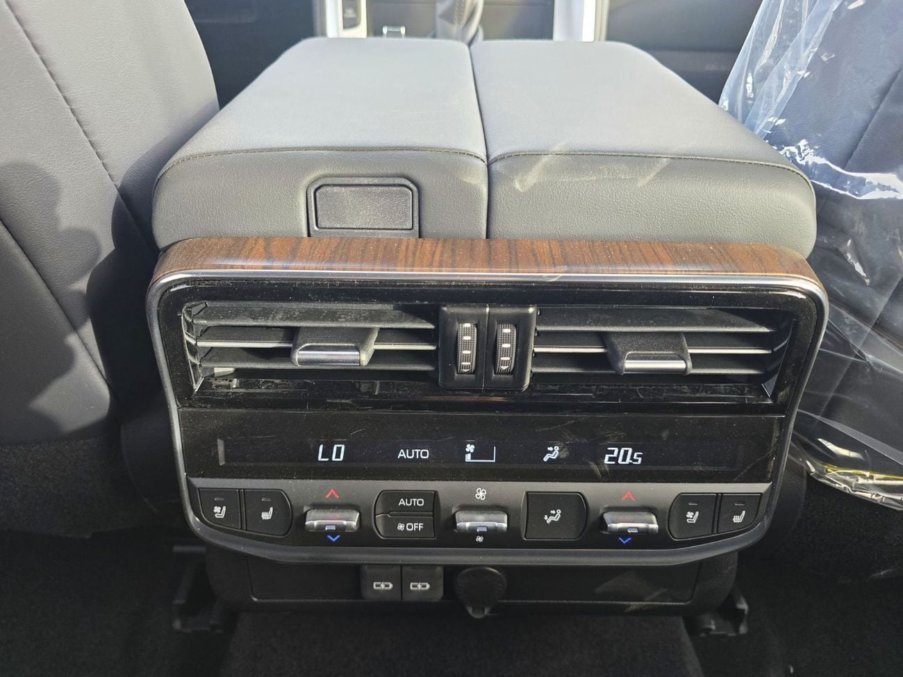 Toyota Land Cruiser VX Toyota Land Cruiser 3.3L Diesel A/T 4WD SUV With radar Black Color 2026 Model