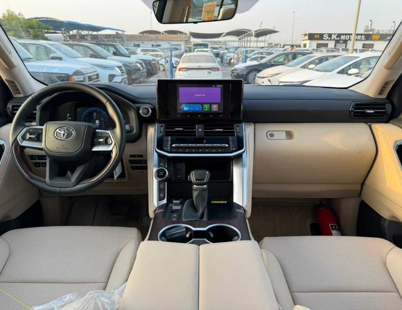 تويوتا لاند كروزر GXR MID OPTION || 4.0L PETROL V6 | SUNROOF | LEATHER WITH PWR SEATS | REAR ENTERTAINMENT SCREEN (COD