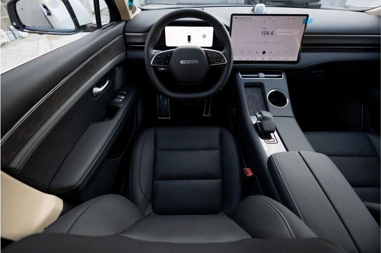 Seres 5 Seres 5 Max EVR Comfortline 2025 (BRAND NEW) GCC under Agency Warranty and Service Contract with Fle